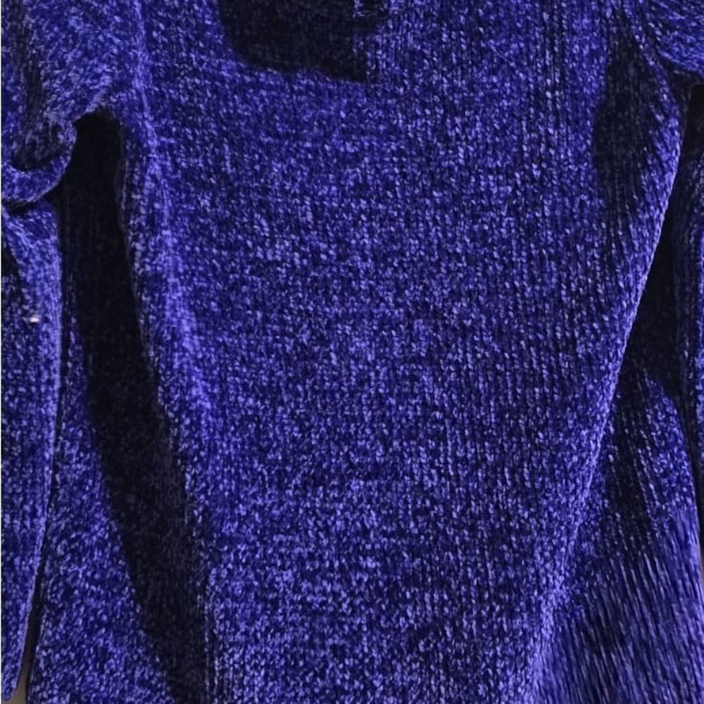 Liz Claiborne Women's V-Neck Sweater in Rich Blue - Picture 8 of 13